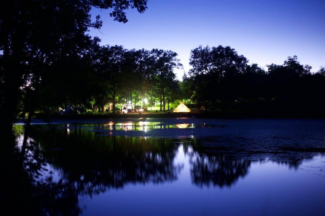 Camping Etang Du Camp Senergues ภายนอก รูปภาพ